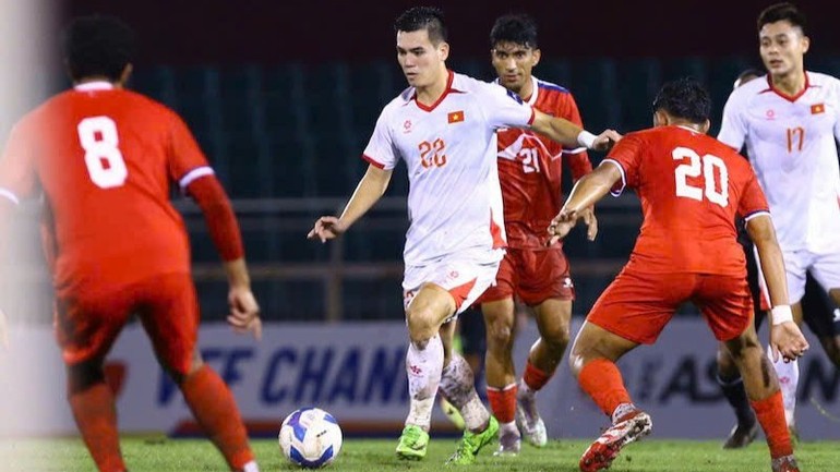Tiền đạo Tiến Linh của Việt Nam trong trận lượt về với Nepal ở vòng loại cuối Asian Cup 2027. Tiền đạo Tiến Linh của Việt Nam trong trận lượt về với Nepal ở vòng loại cuối Asian Cup 2027.