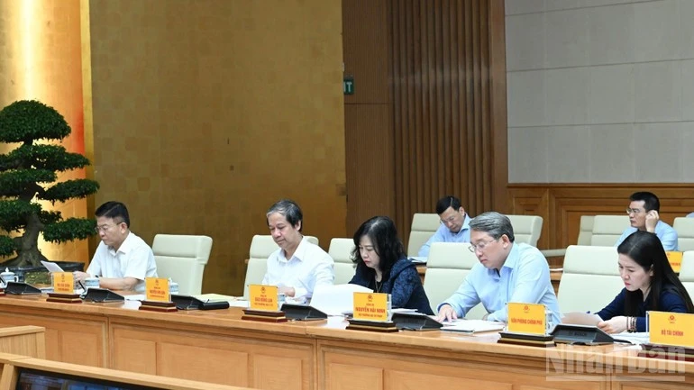 Các thành viên Chính phủ tham dự hội nghị.