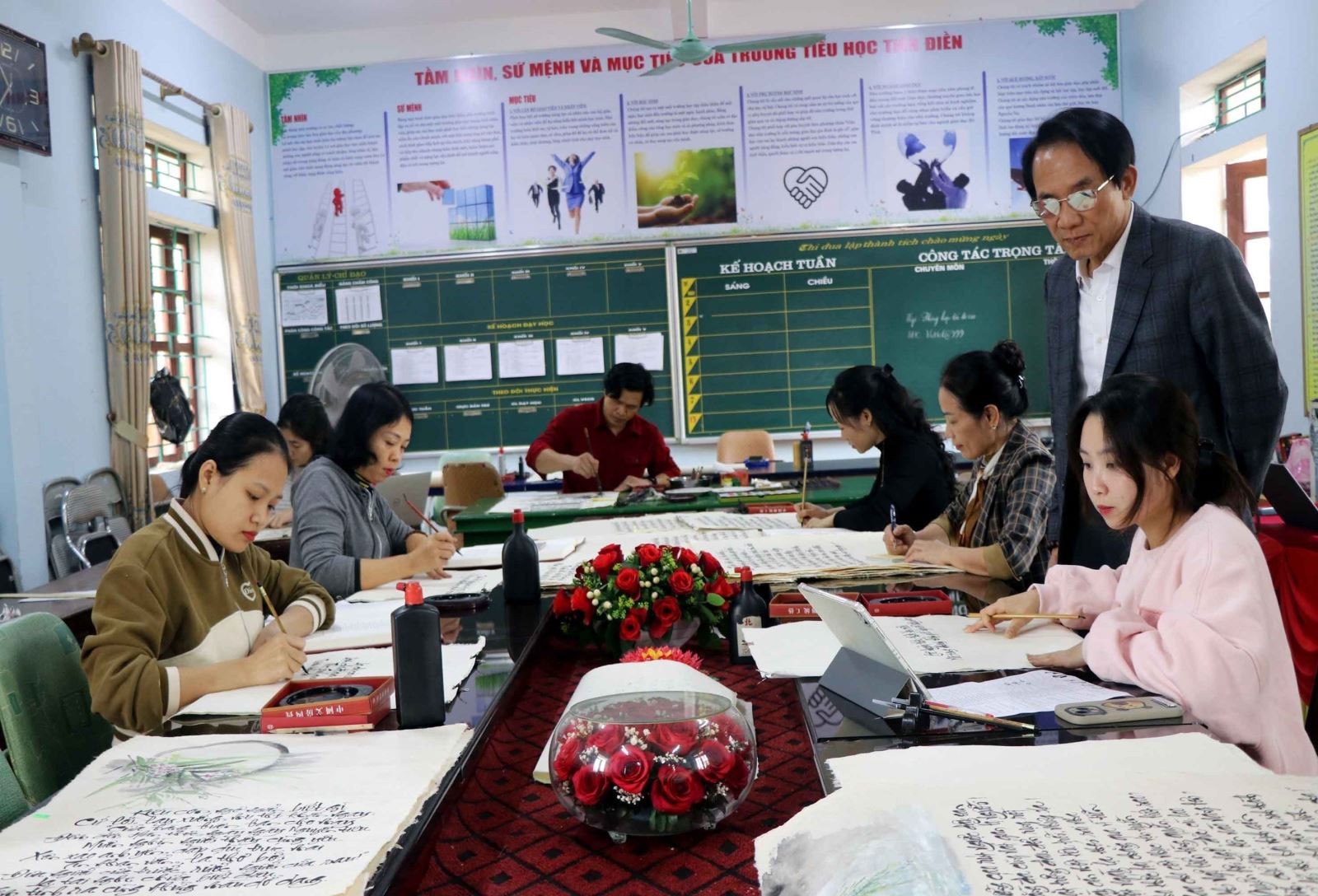 Luật Nhà giáo năm 2025 bắt buộc thực hành sư phạm trong tuyển dụng.