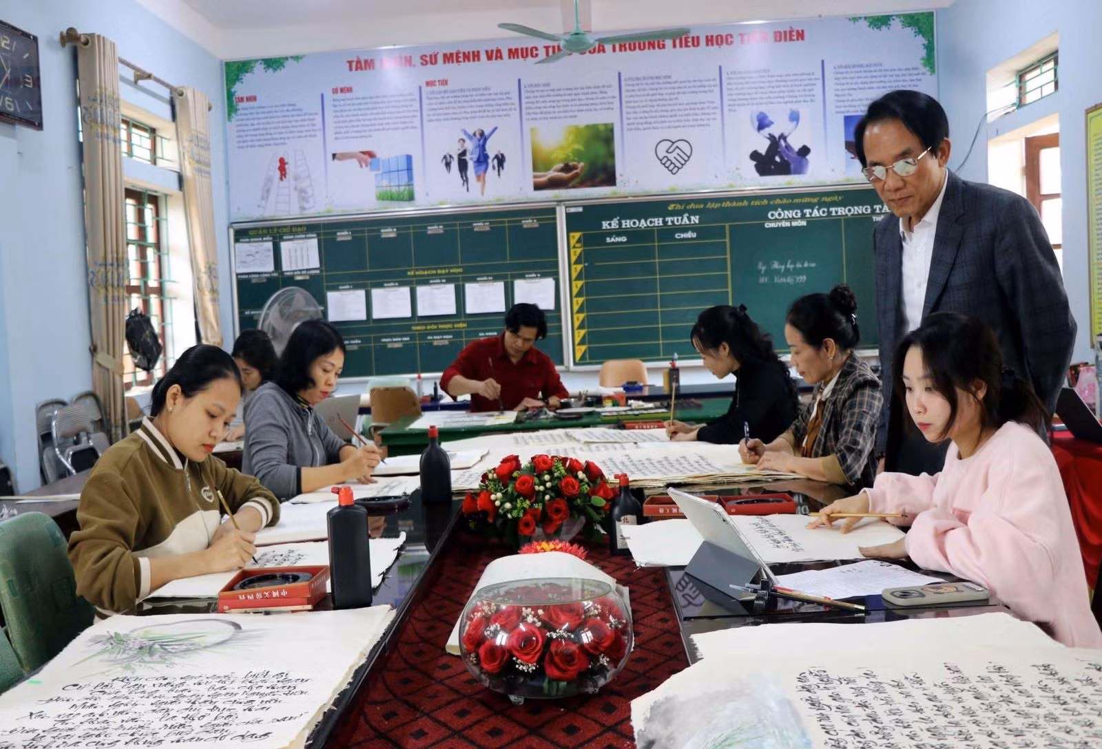 Luật Nhà giáo năm 2025 bắt buộc thực hành sư phạm trong tuyển dụng.