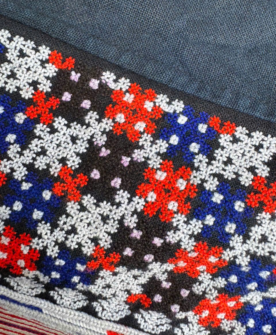 Các hoạ tiết trên trang phục của người Dao tại Tả Phìn, Lào Cai.