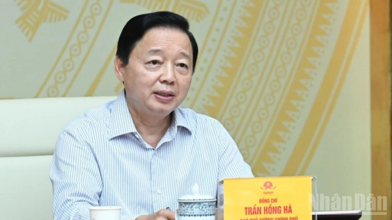 Phó Thủ tướng Chính phủ Trần Hồng Hà phát biểu ý kiến tại hội nghị.