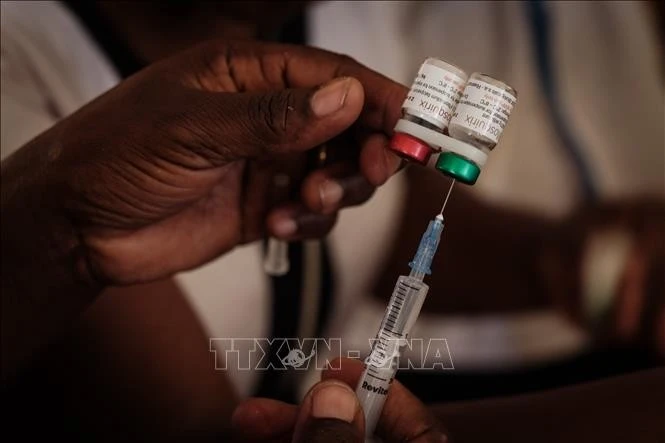 Một điểm tiêm vaccine ngừa bệnh sốt rét tại Gisambai, Kenya.
