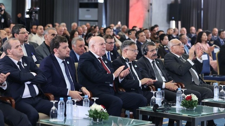 Lãnh đạo các bộ, ngành Việt Nam và Algeria, các đại biểu tham dự Diễn đàn.