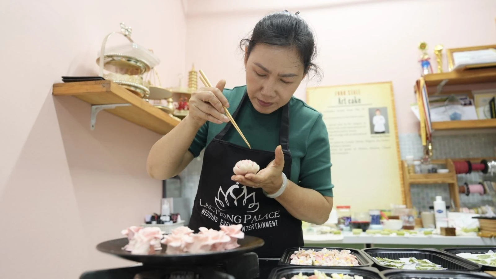 Khâu chuẩn bị rất tỉ mỉ từng chi tiết.