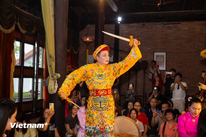 Tín ngưỡng thờ Mẫu.