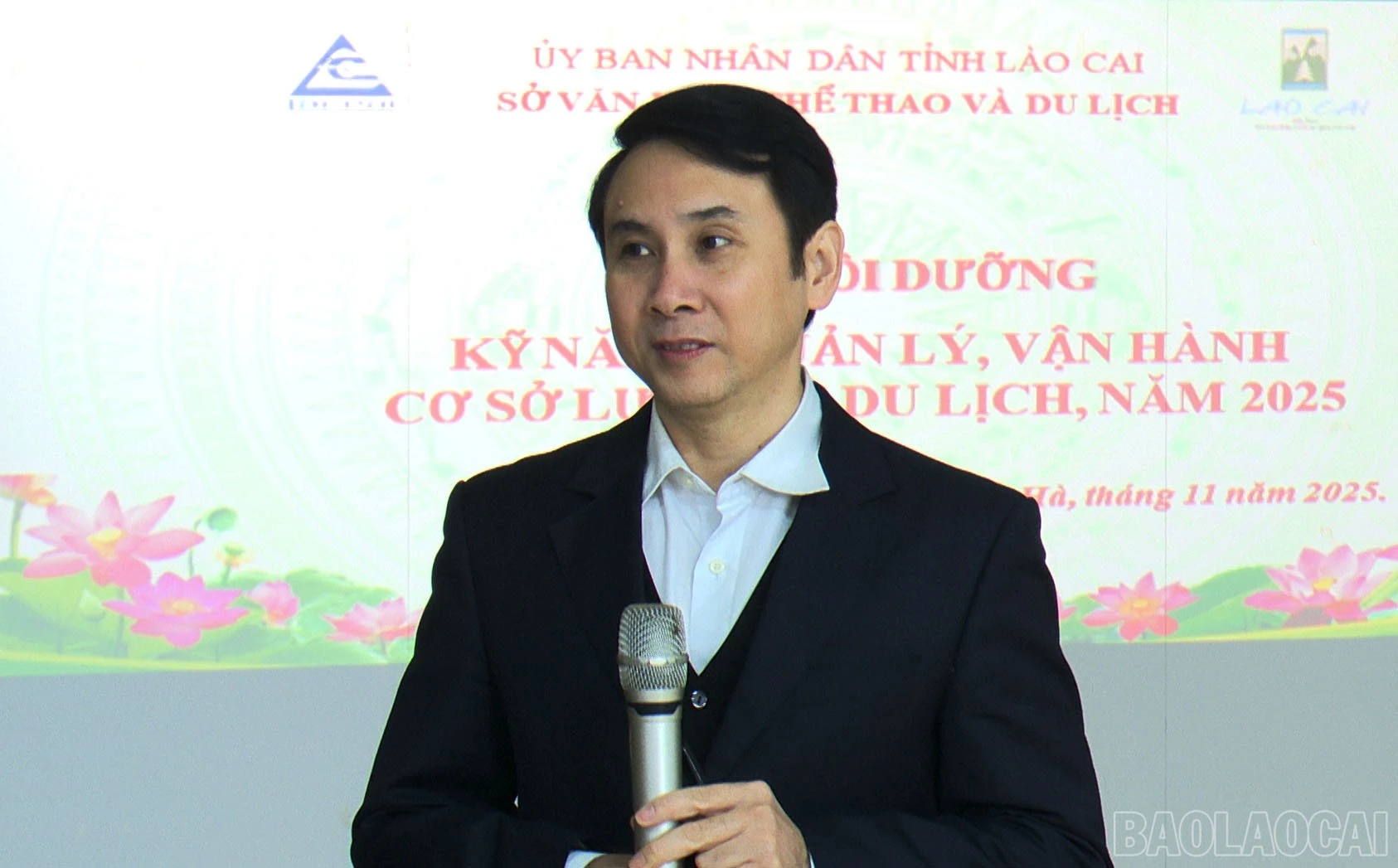 baolaocai-br_dai-dien-truong-dai-hoc-mo-trao-doi-giang-day-tai-lop-tap-huan.jpg