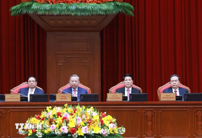 Tổng Bí thư Tô Lâm, Chủ tịch nước Lương Cường, Thủ tướng Phạm Minh Chính, Chủ tịch Quốc hội Trần Thanh Mẫn chủ trì hội nghị.