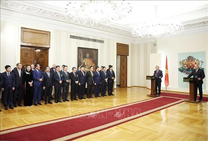 Tổng Bí thư Tô Lâm và Tổng thống Bulgaria Rumen Radev tại cuộc gặp gỡ báo chí.