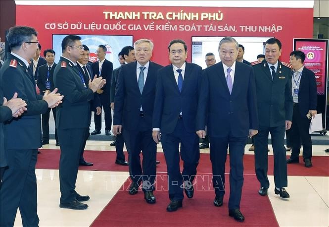 Tổng Bí thư Tô Lâm, Chủ tịch Quốc hội Trần Thanh Mẫn cùng các lãnh đạo Đảng, Nhà nước đến dự Lễ kỷ niệm 80 năm Ngày truyền thống Thanh tra Việt Nam (23/11/1945 - 23/11/2025).