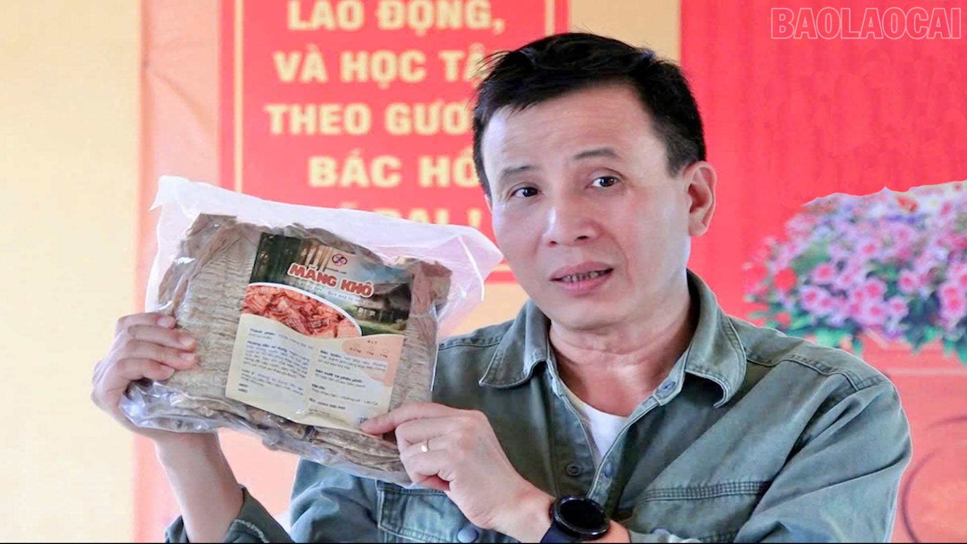 Chuyên gia hướng dẫn người dân về truy xuất nguồn gốc sản phẩm nông nghiệp. baolaocai-tr_kham-pha-the-gioi00-25-17-01still034.jpg