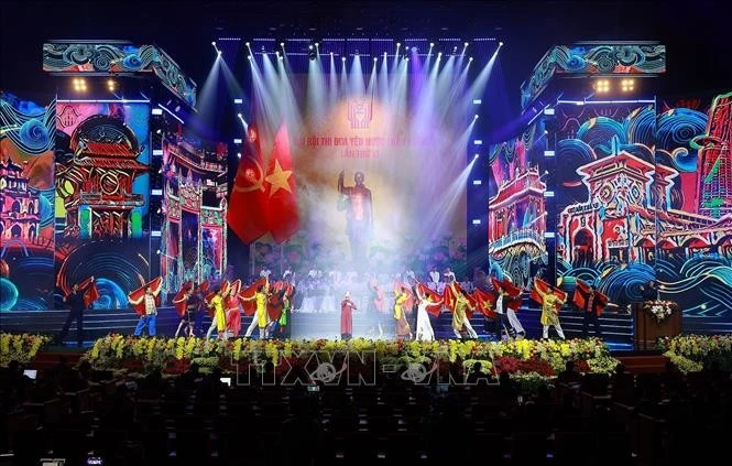 Tổng duyệt Chương trình nghệ thuật chào mừng Đại hội Thi đua yêu nước toàn quốc lần thứ XI.