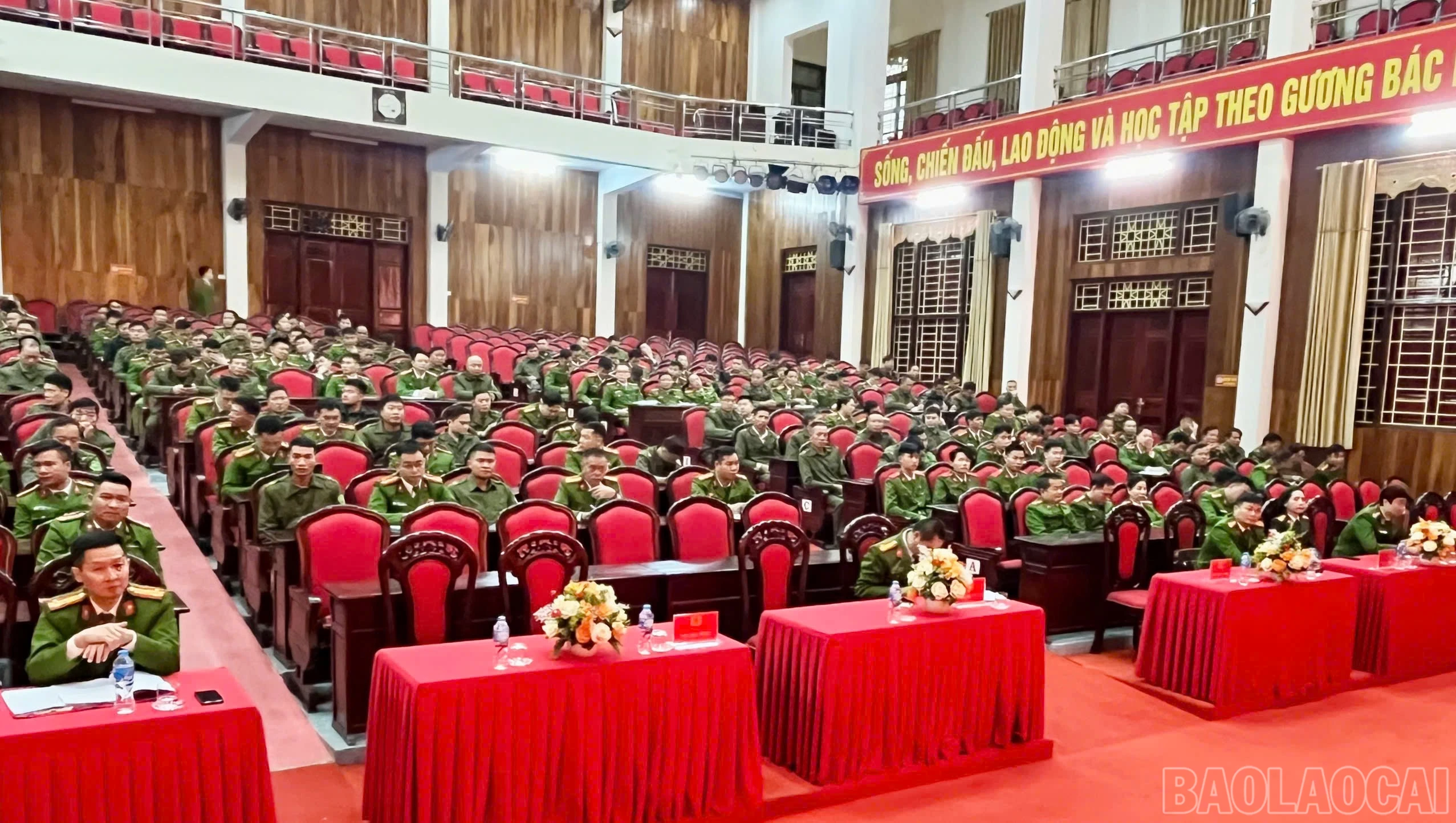 baolaocai-br_lop-hoc-dien-ra-nghiem-tuc-cac-hoc-vien-chu-y-tiep-thu-noi-dung-tap-huan-1.jpg