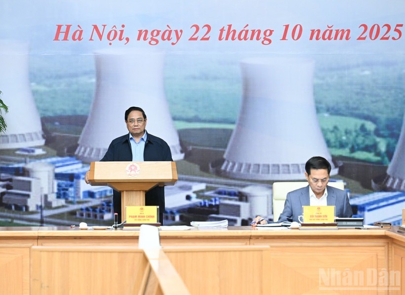 Thủ tướng Chính phủ Phạm Minh Chính chủ trì Phiên họp thứ ba của Ban Chỉ đạo xây dựng nhà máy điện hạt nhân. thu-tuong.jpg