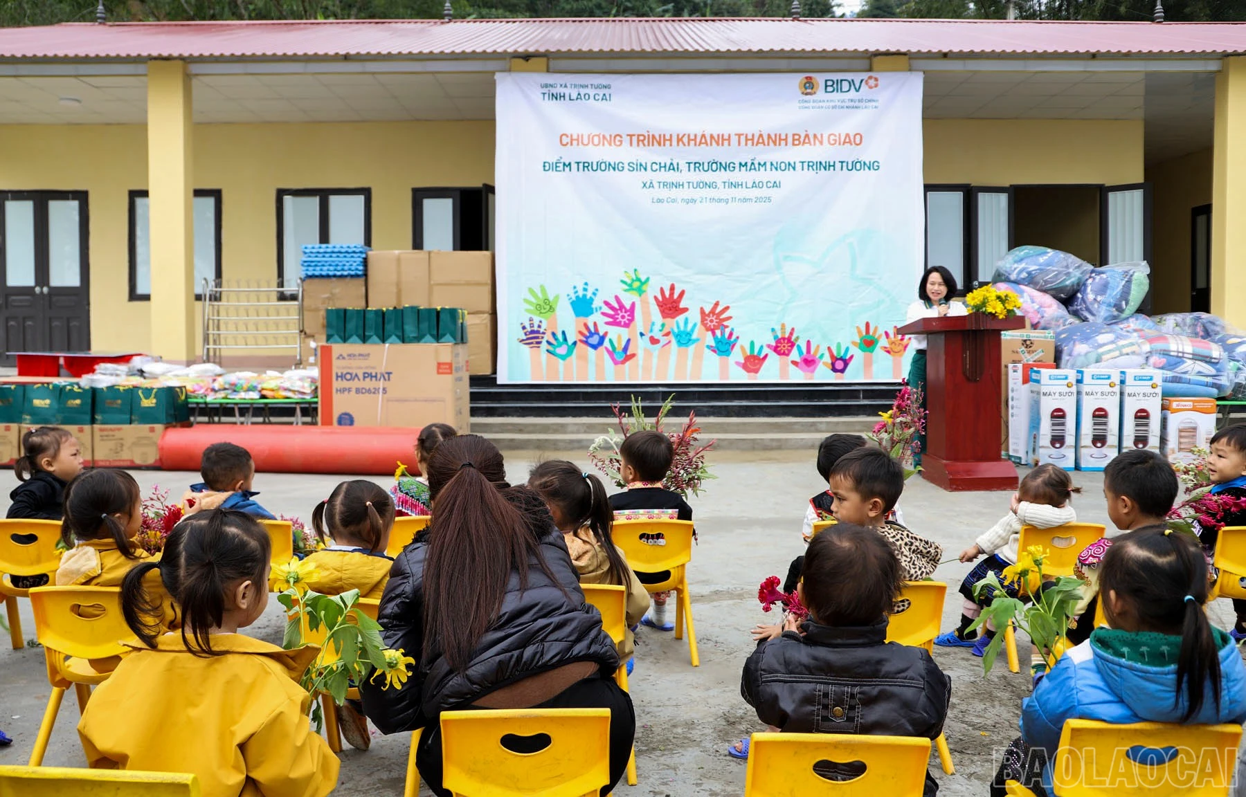 baolaocai-br_quang-canh-chuong-trinh-khanh-thanh.jpg
