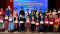 Quỹ Học bổng Vừ A Dính trao học bổng thường niên cho học sinh Lào Cai