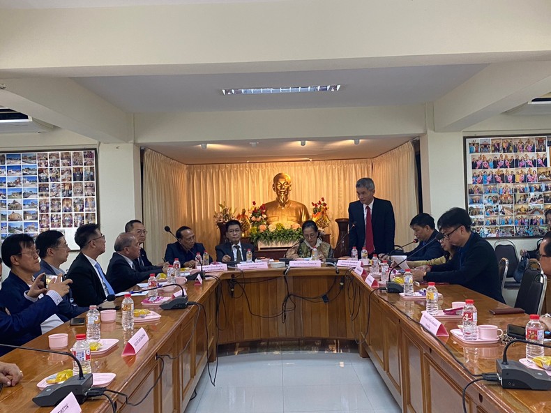 Các đại biểu thảo luận về tiềm năng hợp tác thương mại Việt Nam-Thái Lan. Các đại biểu thảo luận về tiềm năng hợp tác thương mại Việt Nam-Thái Lan.