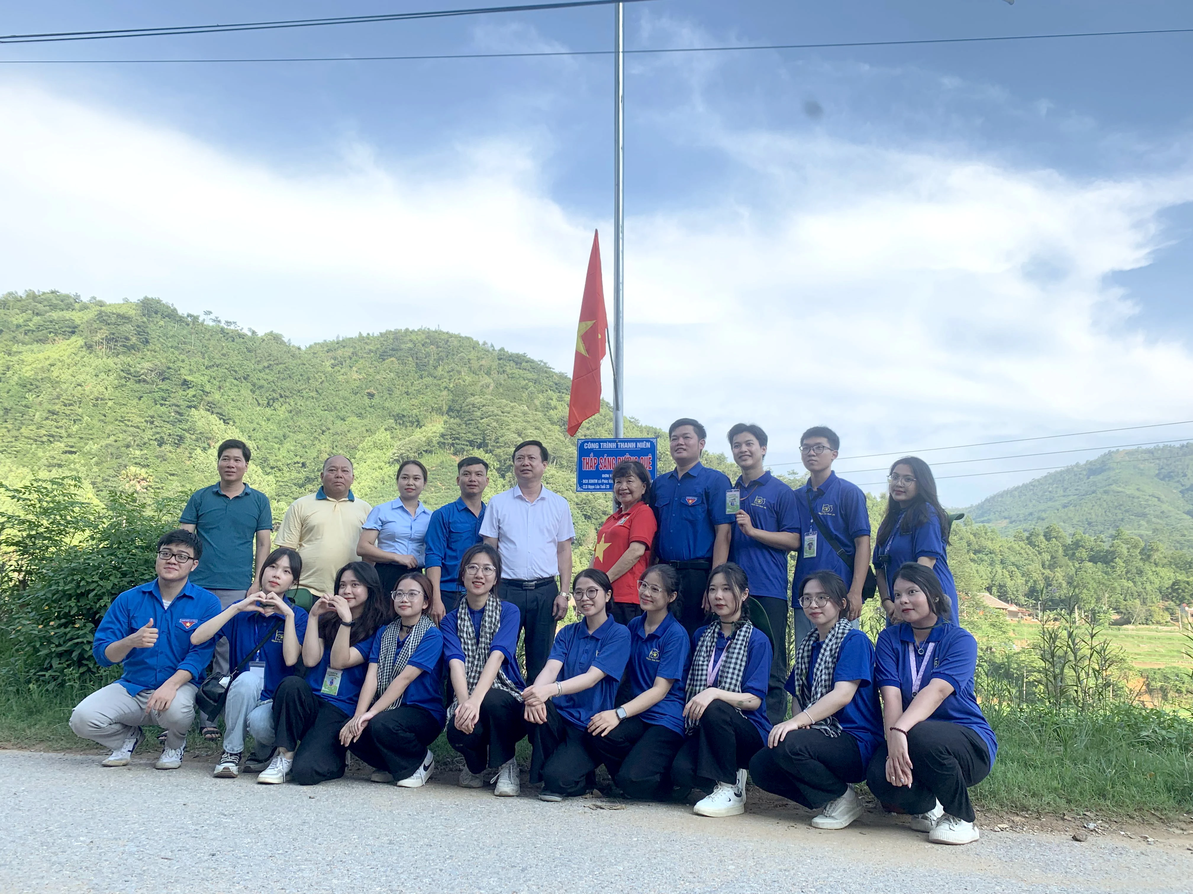 Khánh thành công trình thanh niên thắp sáng đường quê tại thôn Làng Đẩu xã Phúc Khánh_.JPG