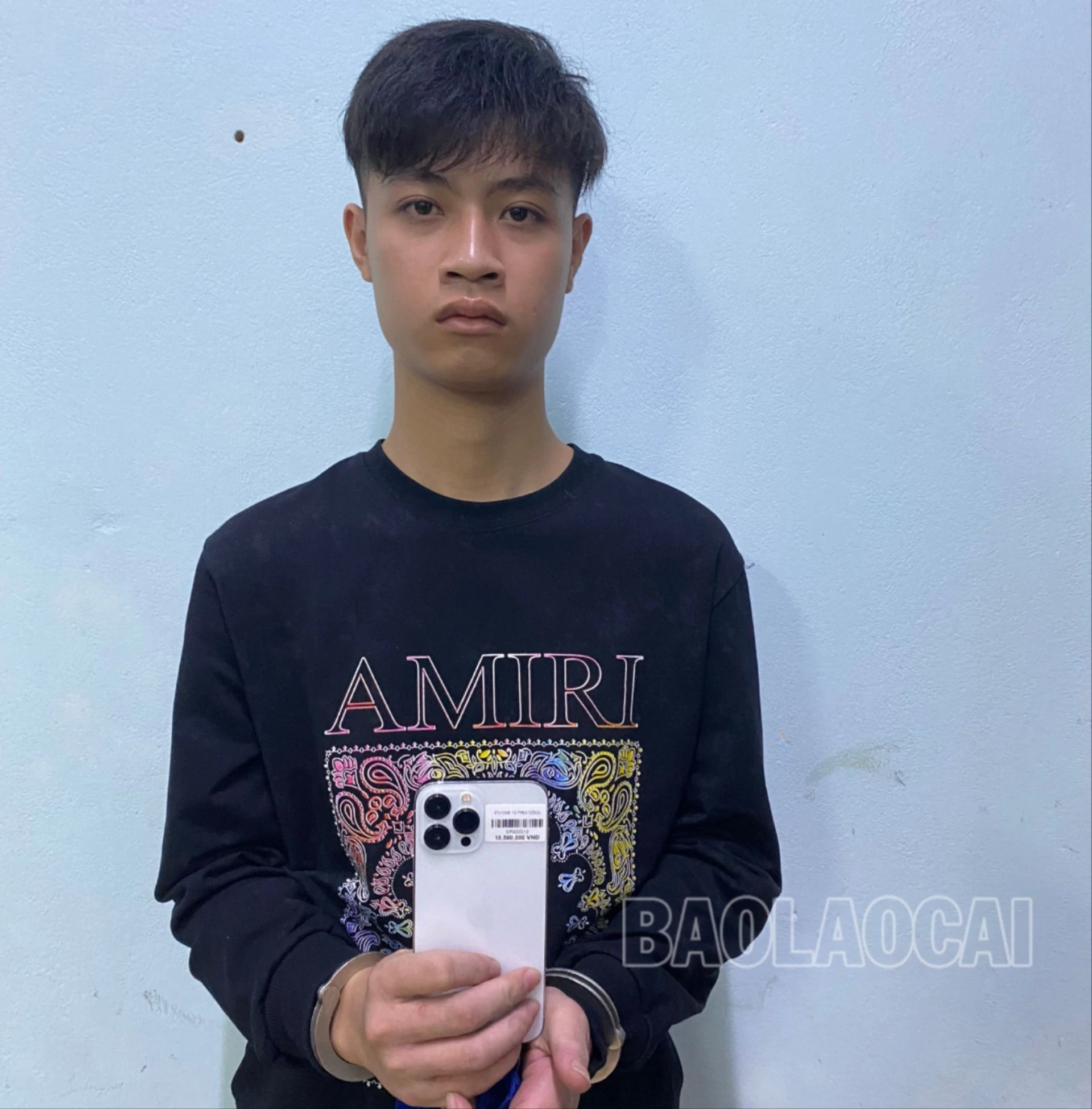 Ảnh đối tượng Cao Tiến Đạt cùng tang vật tại cơ quan Công an (3).jpg