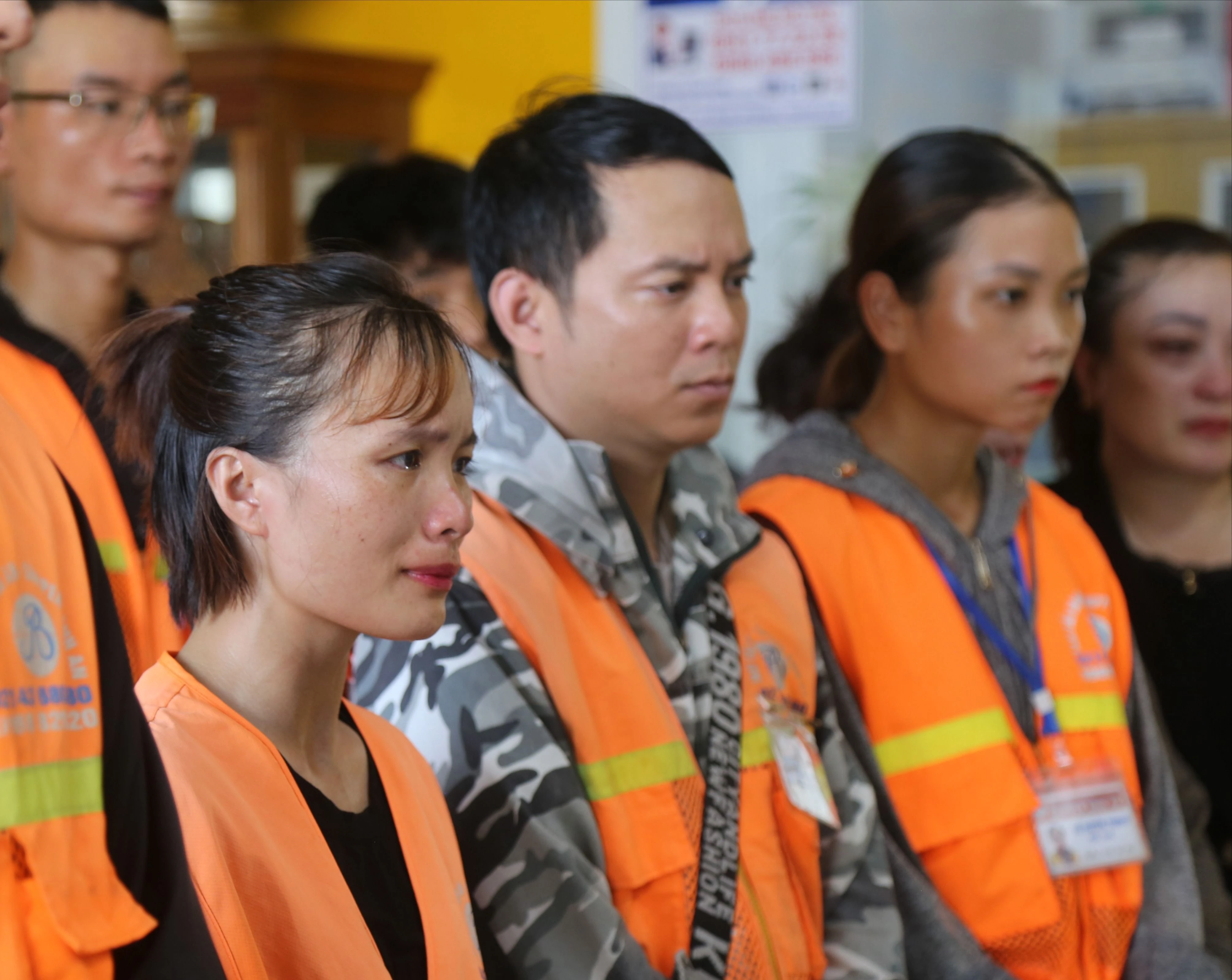 Giọt lệ trào dâng tiễn biệt Tổng Bí thư Nguyễn Phú Trọng.