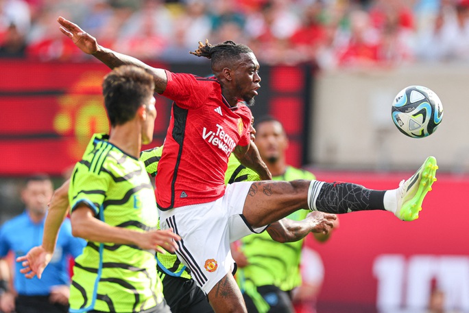 Arsenal gục ngã trước Man United tại sân MetLife 80.000 khán giả - Ảnh 3.
