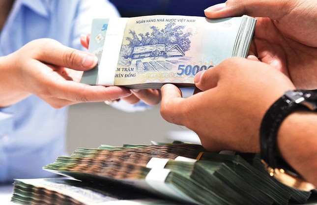 Lãi suất huy động kỳ hạn 1-2 tháng của nhóm ngân hàng quốc doanh giảm về mức thấp nhất bằng cách đây 1 năm. Lãi suất huy động kỳ hạn 1-2 tháng của nhóm ngân hàng quốc doanh giảm về mức thấp nhất bằng cách đây 1 năm.