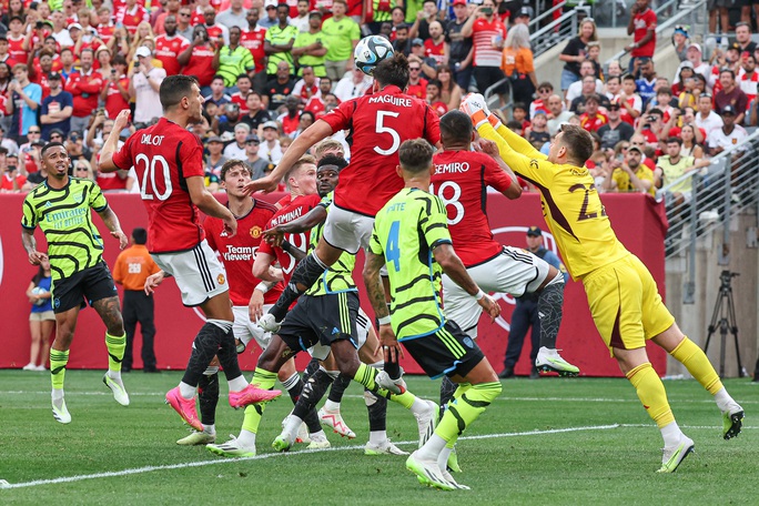 Arsenal gục ngã trước Man United tại sân MetLife 80.000 khán giả - Ảnh 7.