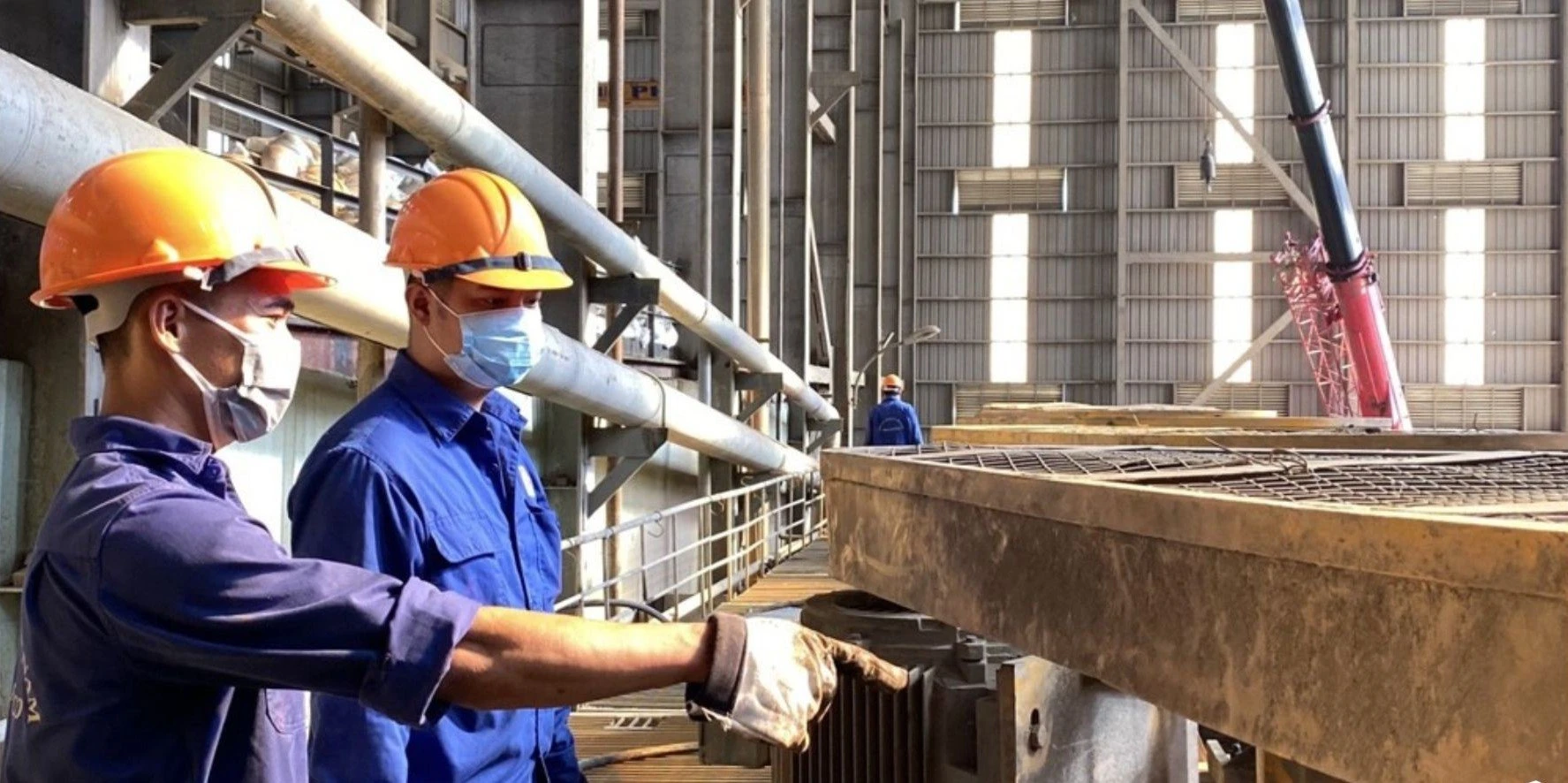 Công đoàn Công ty Apatit Việt Nam phối hợp cùng chuyên môn đảm bảo điều kiện làm việc cho người lao động..jpg