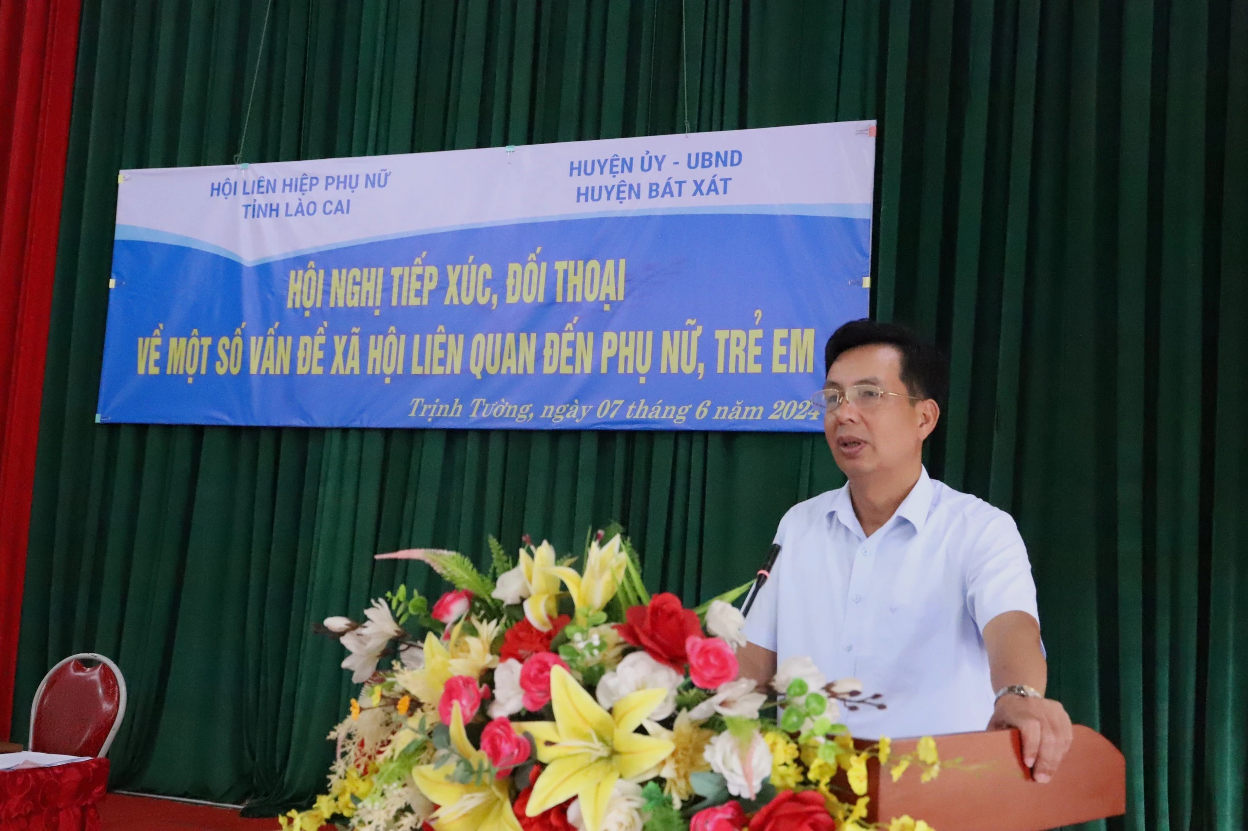 lãnh đạo huyện bát xat phat biểu.jpg