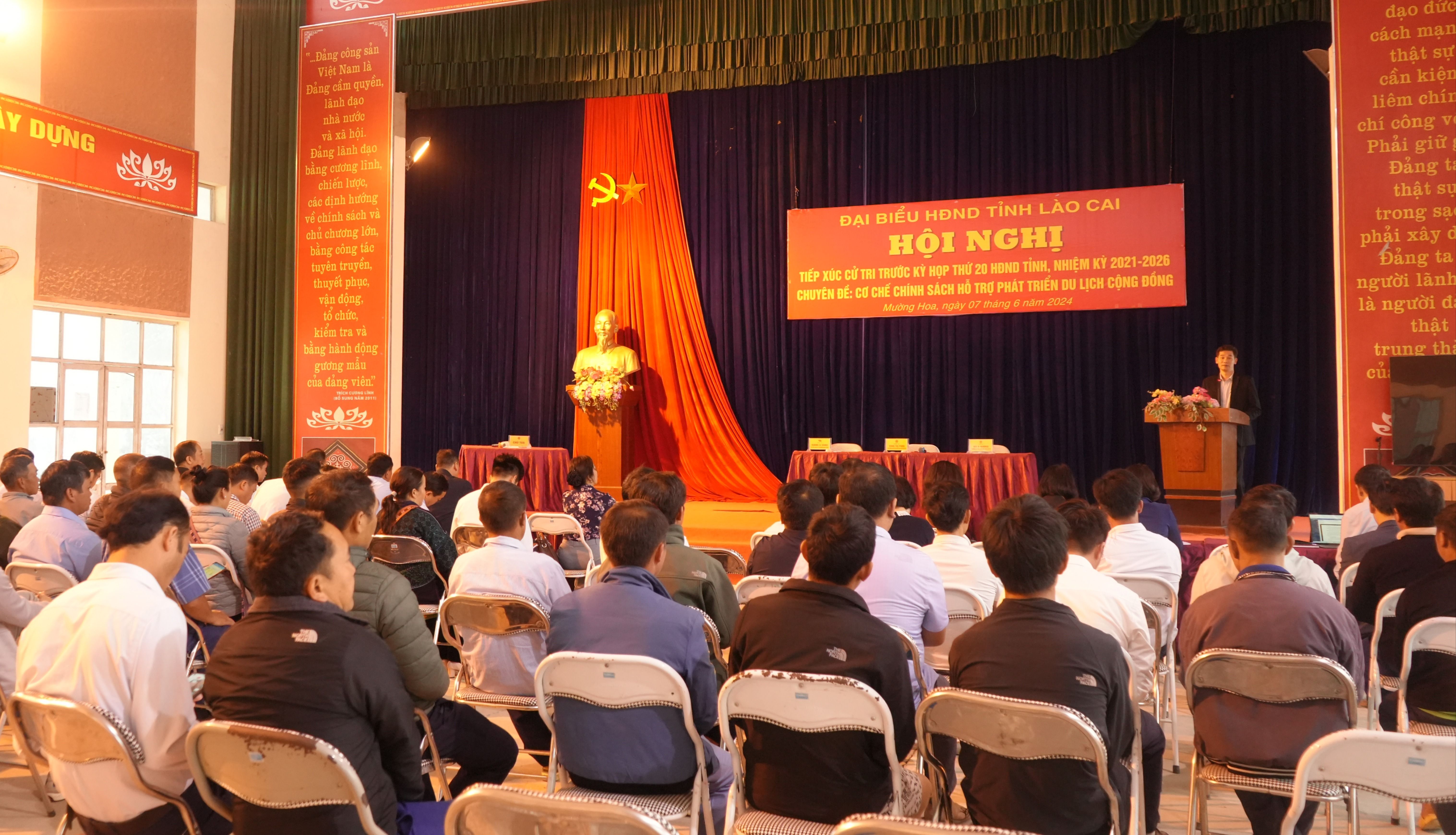 Quang cảnh buổi tiếp xúc cử tri. DSC01659.JPG