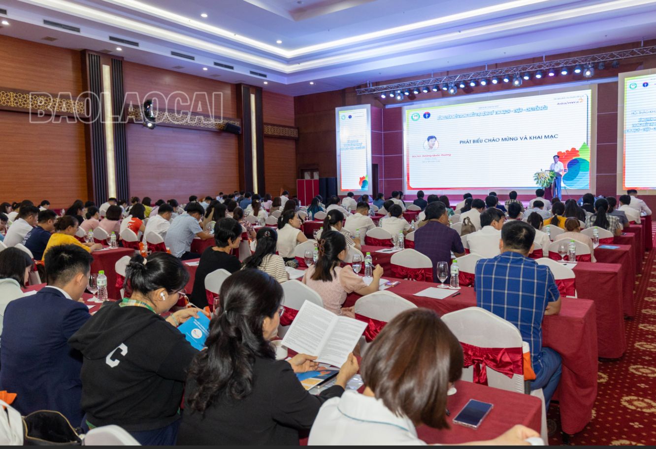 Quang cảnh hội thảo. anh 1 tin hoi thao khoa hoc.PNG