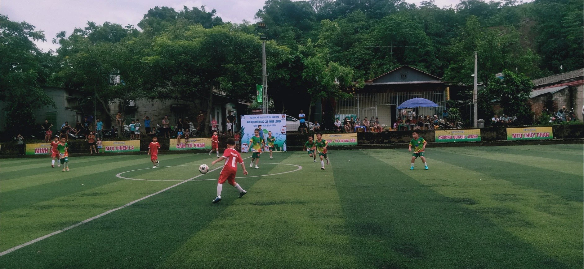 các đội thi đấu.jpg