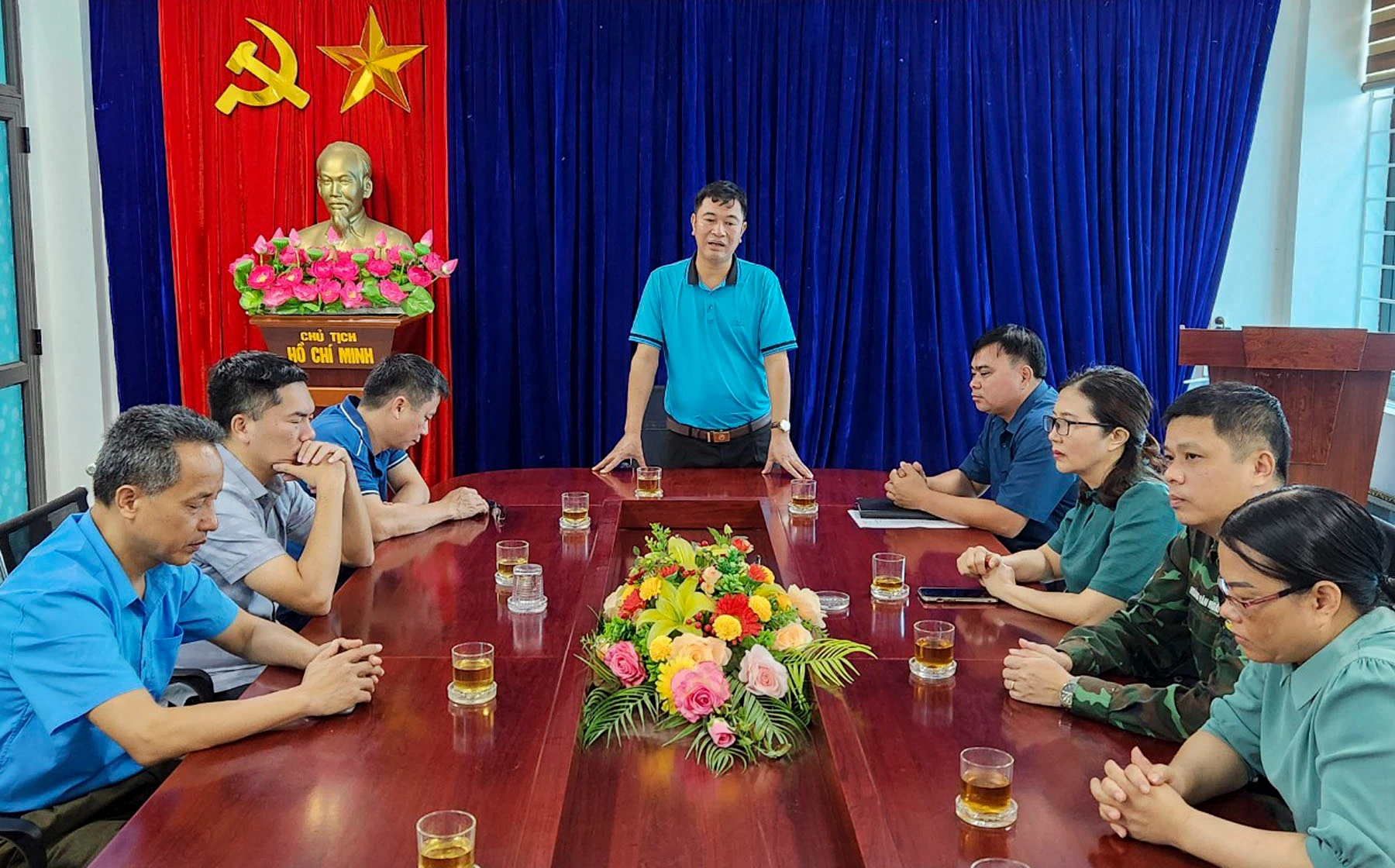 Đoàn công tác làm việc với xã Bản Vược.jpg