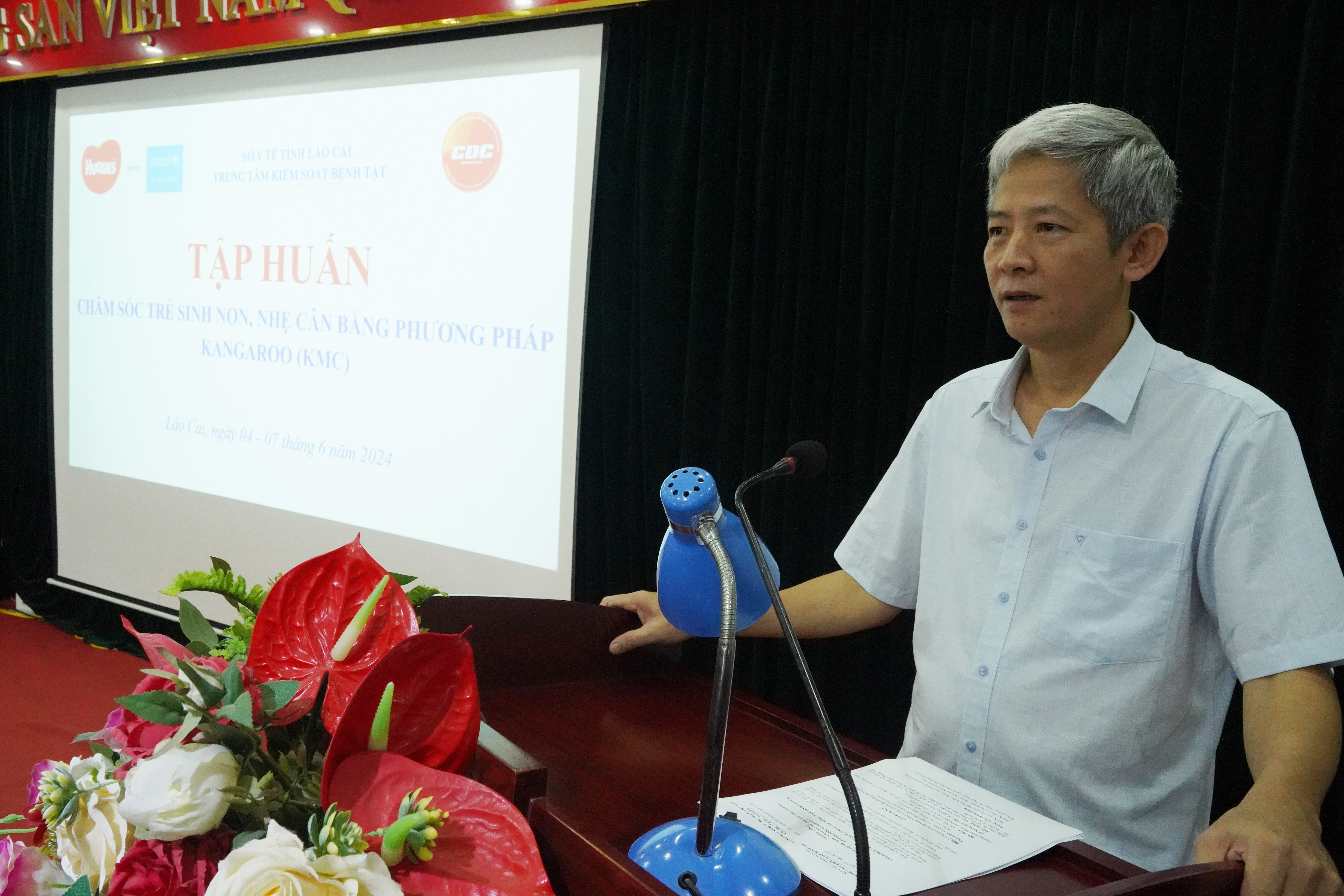 Ông Bùi Văn Thao, Phó Giám đốc Trung tâm Kiểm soát bệnh tật tỉnh phát biểu khai mạc lớp tập huấn. 1.1.jpg
