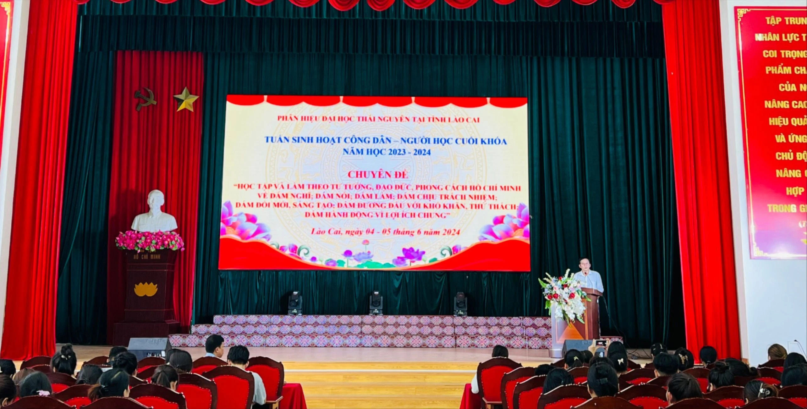 Quang cảnh sinh hoạt chính trị.jpg