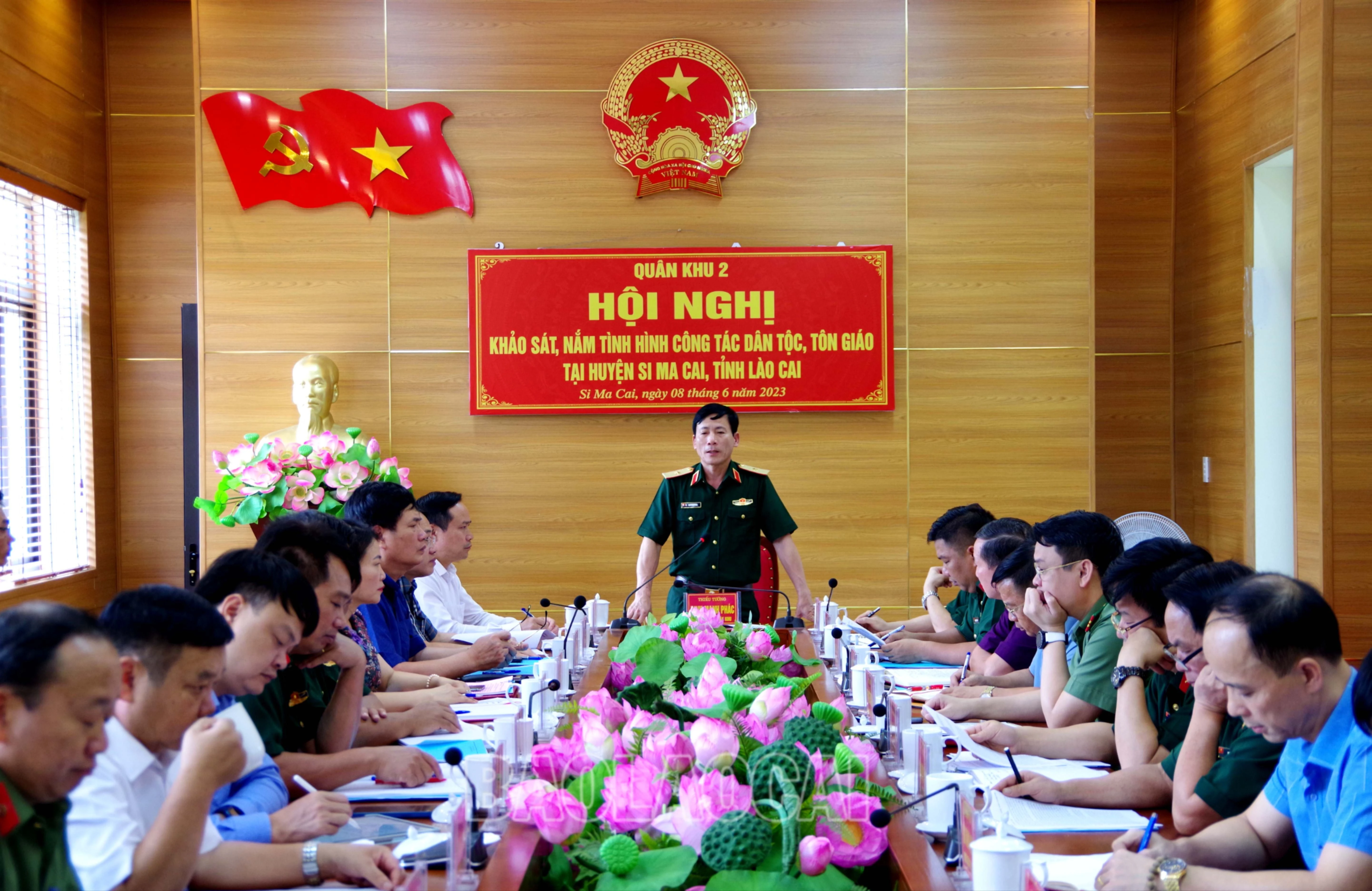 Thieu tuong Dinh Manh Phac, Pho Tu lenh Quan khu 2 phat bieu ket luan Hoi nghi.JPG