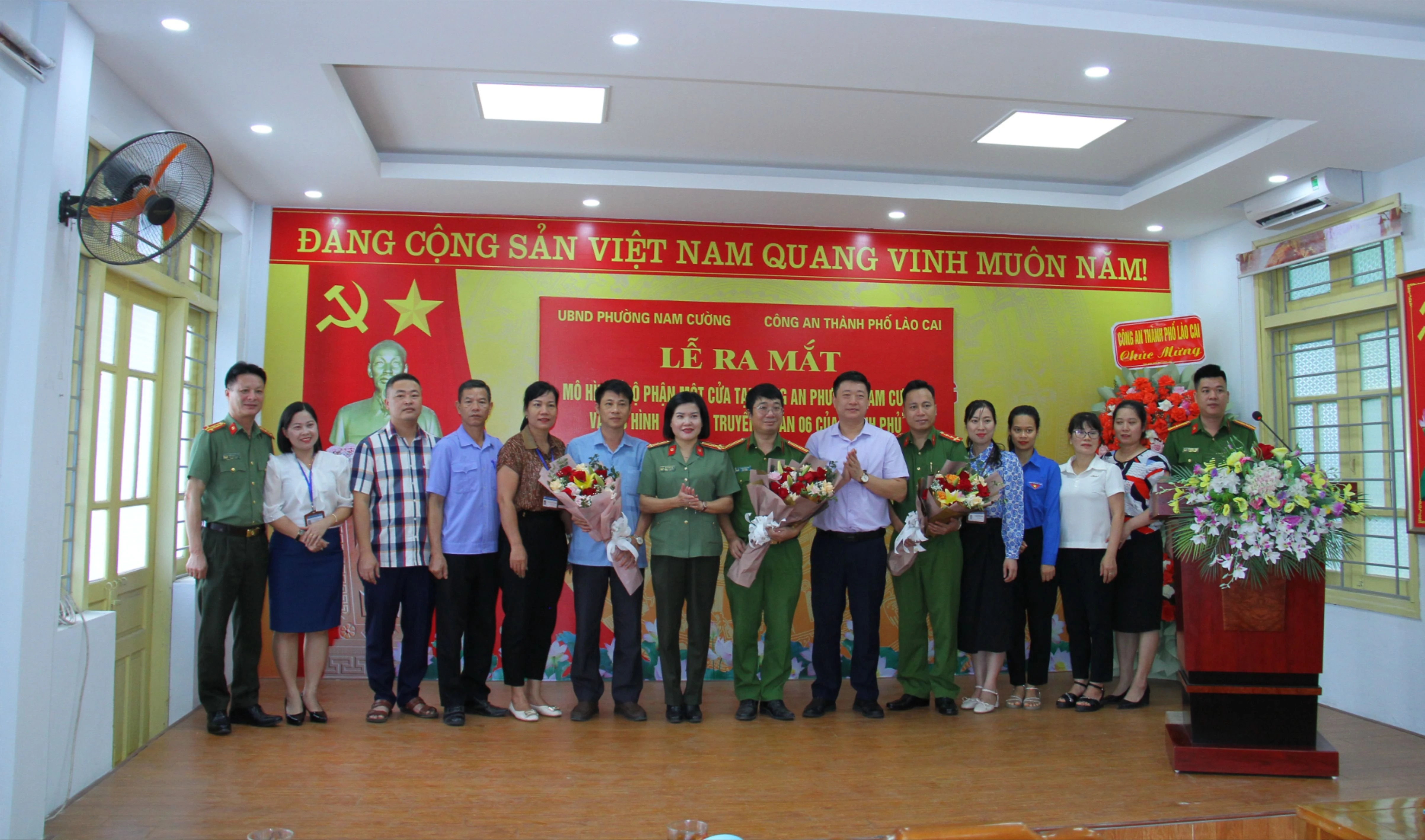 Ảnh 3. Ra mắt mô hình.JPG