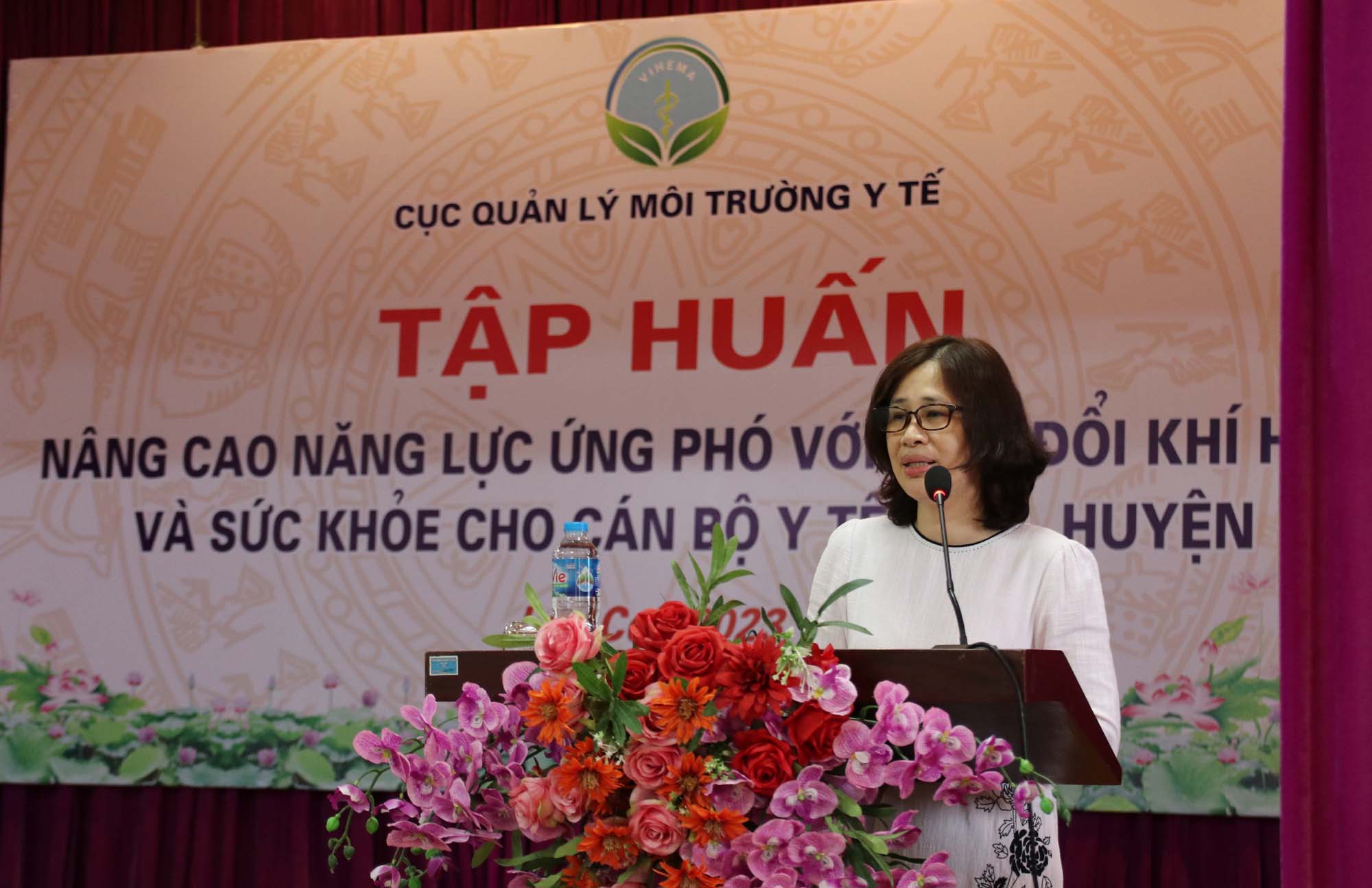 Chuyên gia phân tích những ảnh hưởng của biến đổi khí hậu với sức khỏe con người. IMG_3295.JPG