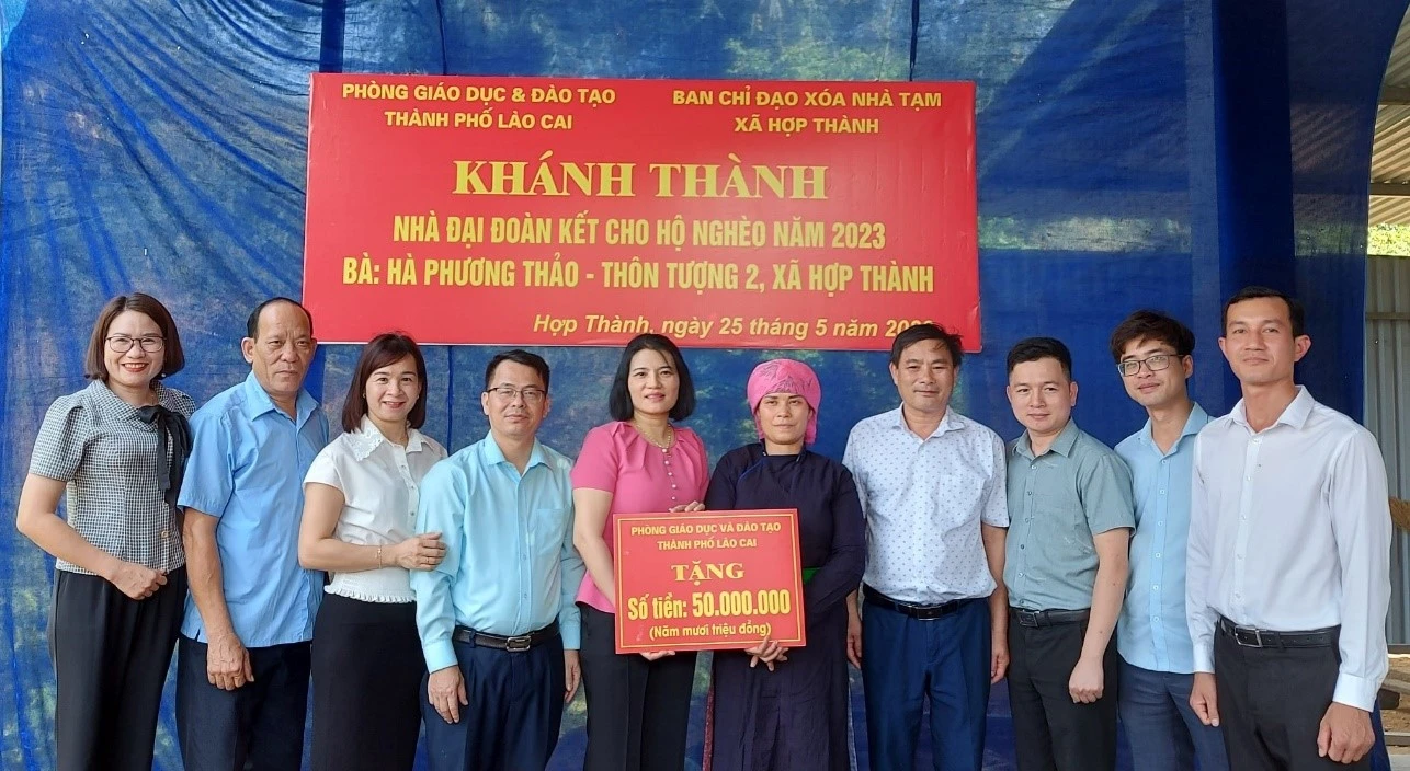 trao nhà đại đoàn kết.jpg