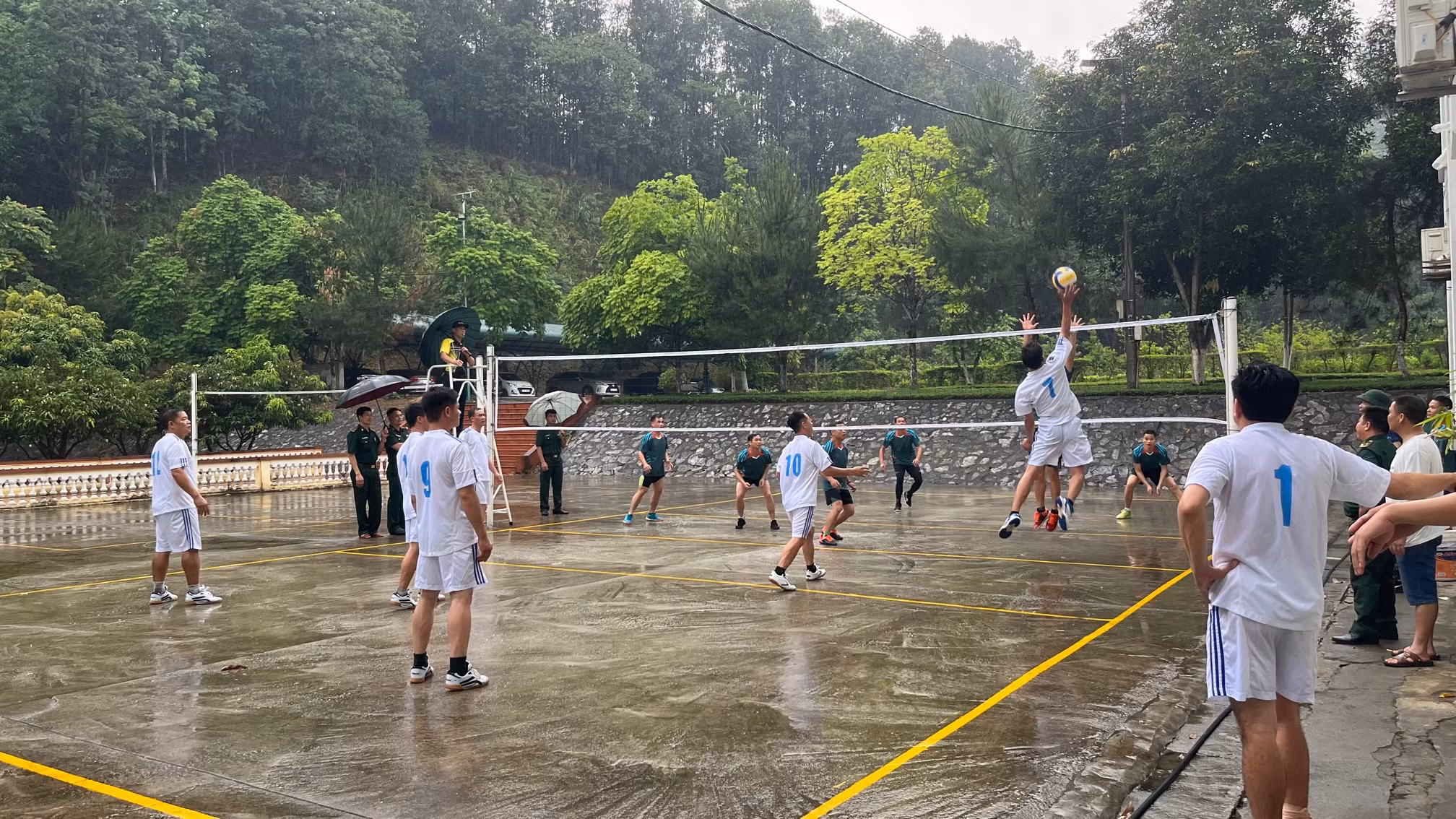 Các đội bóng tham gia thi đấu.jpg