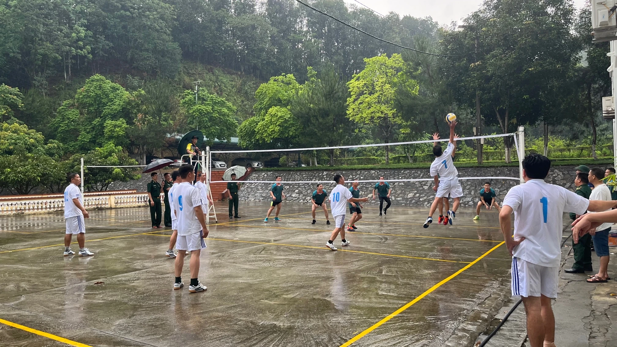 Các đội bóng tham gia thi đấu.jpg