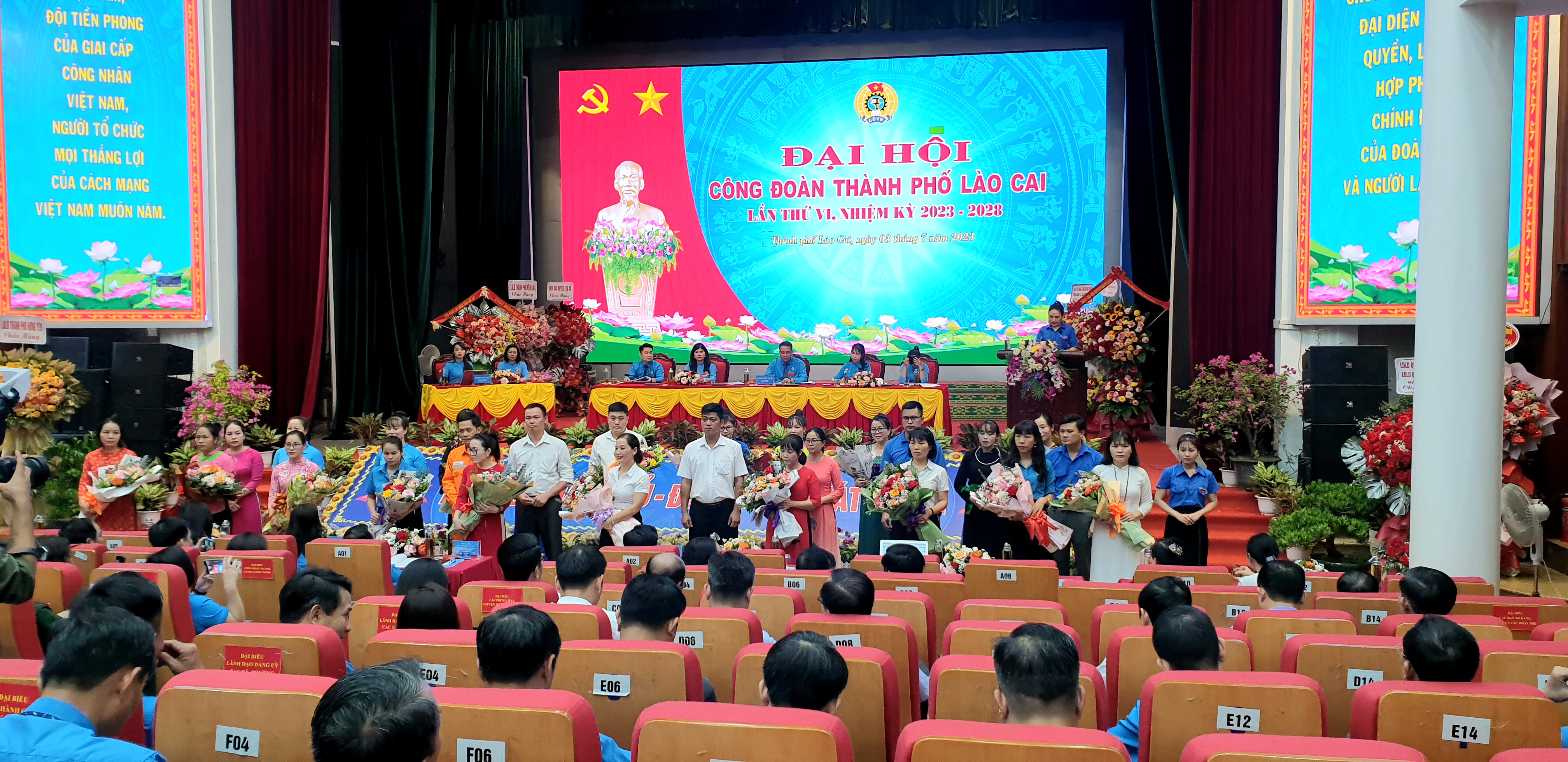 Quang cảnh đại hội. quang cảnh đại hội - Copy.jpg