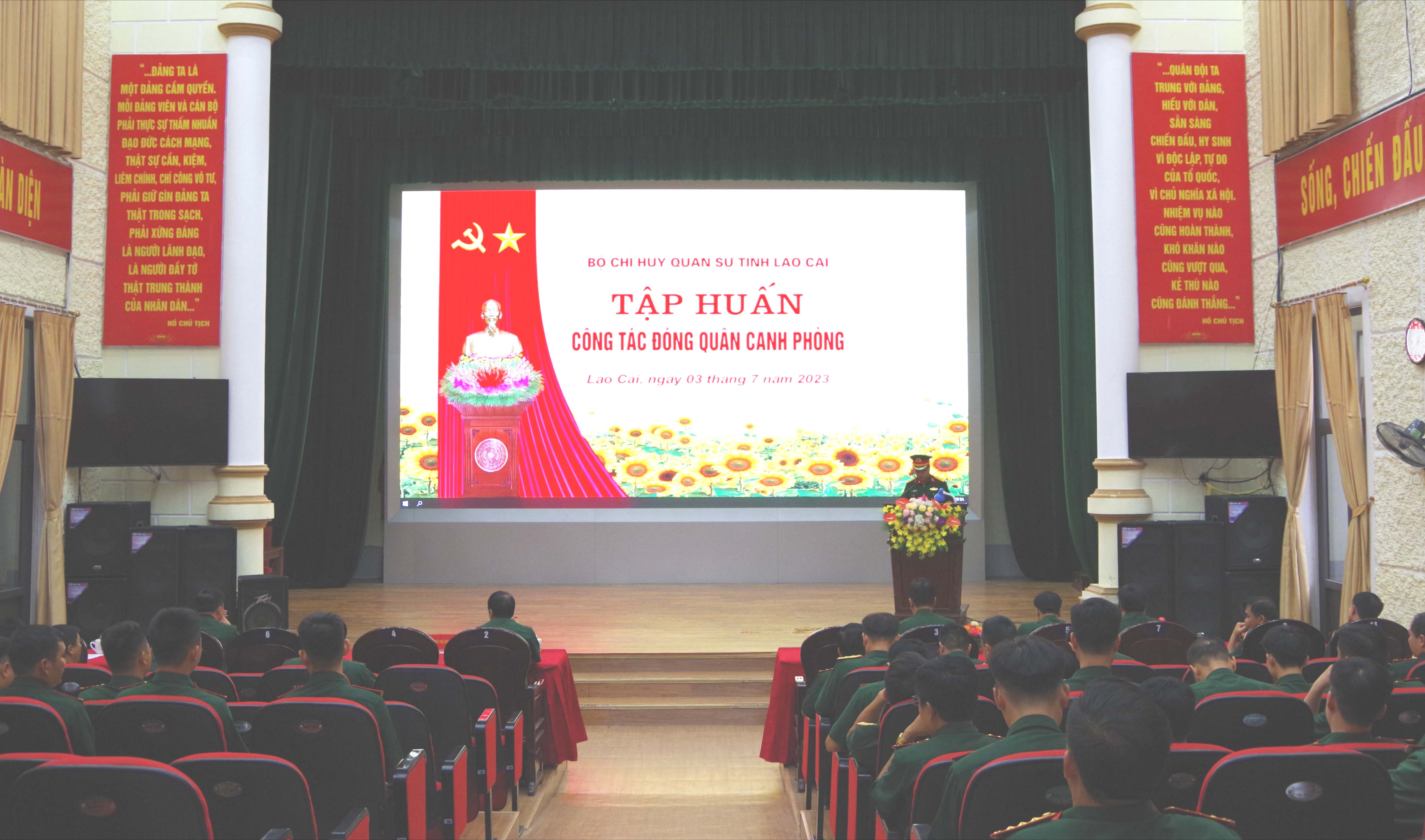 Quang cảnh lớp tập huấn. quang canh lop Tap huan.JPG
