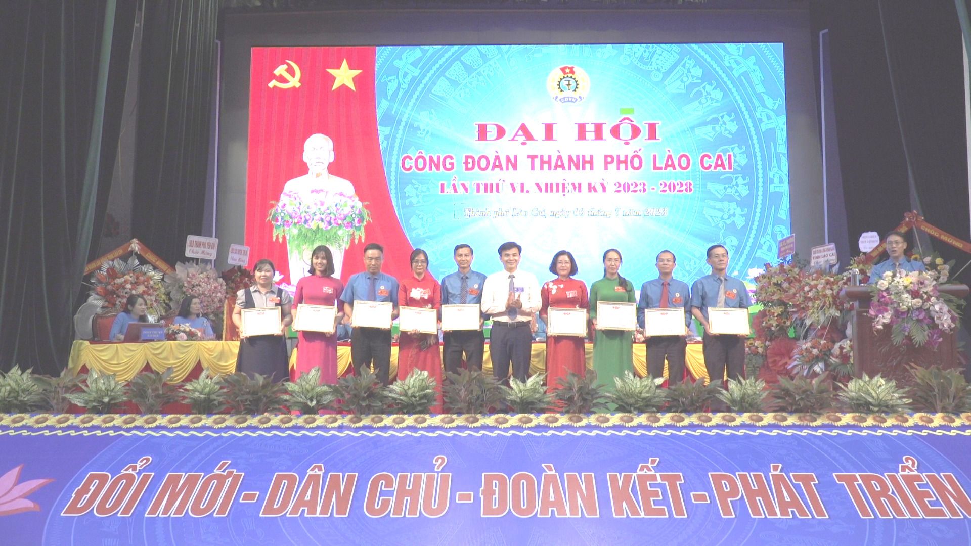 khen thưởng 1 - Copy - Copy.jpg