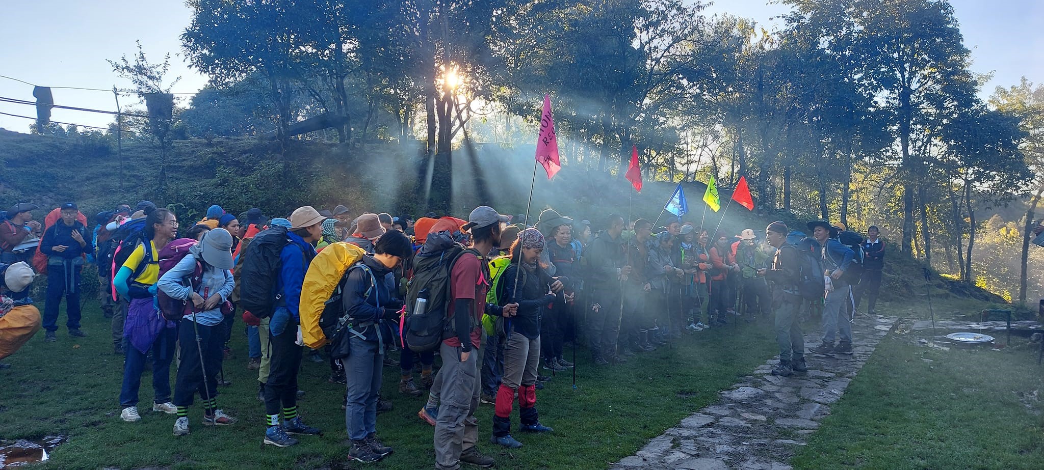 Bình minh tại điểm nghỉ đêm 2200 m. du-lich-3-3840.jpg