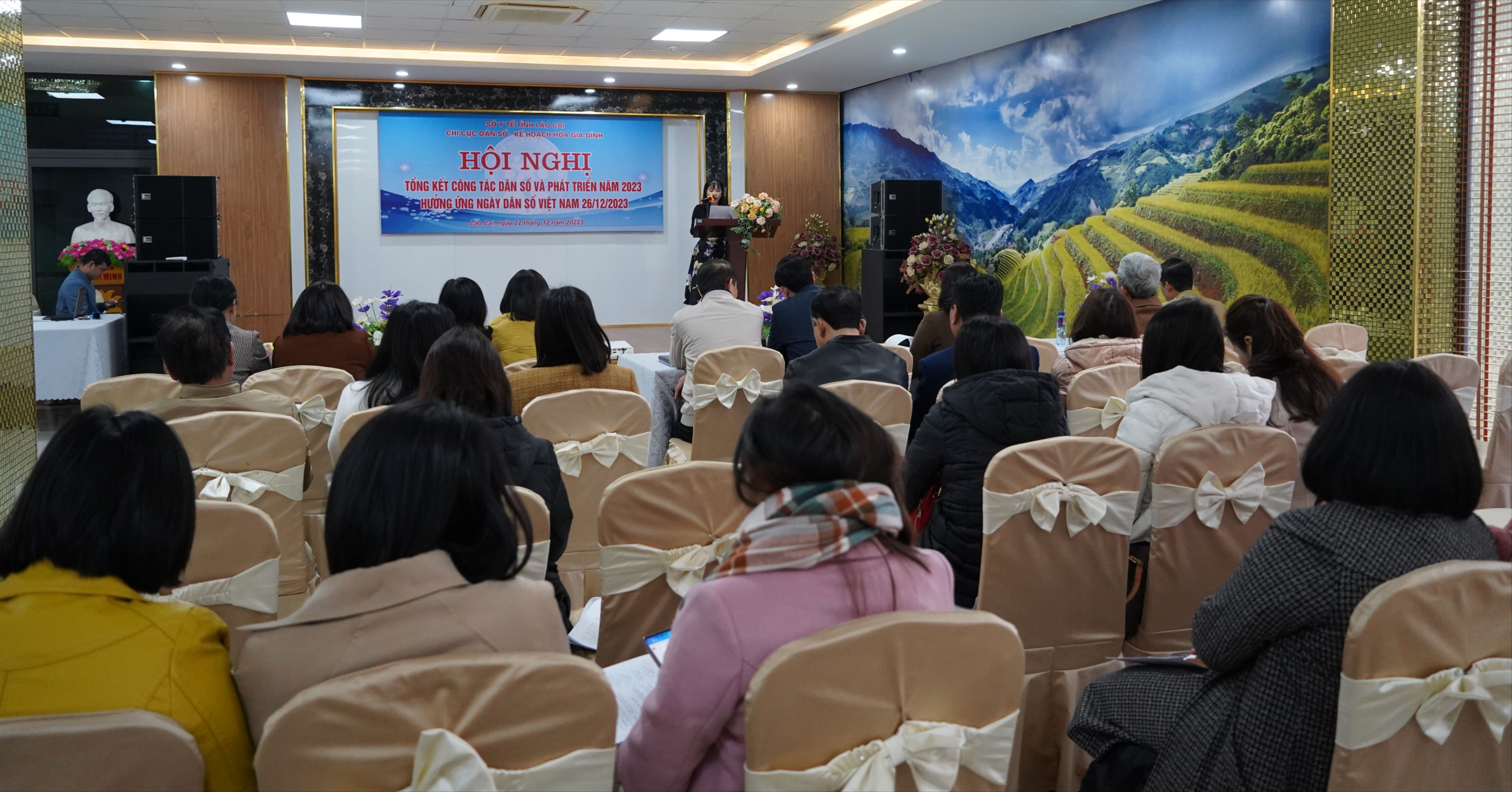 Quang cảnh hội nghị. anh-1-tin-dan-so-8024-8111.jpg