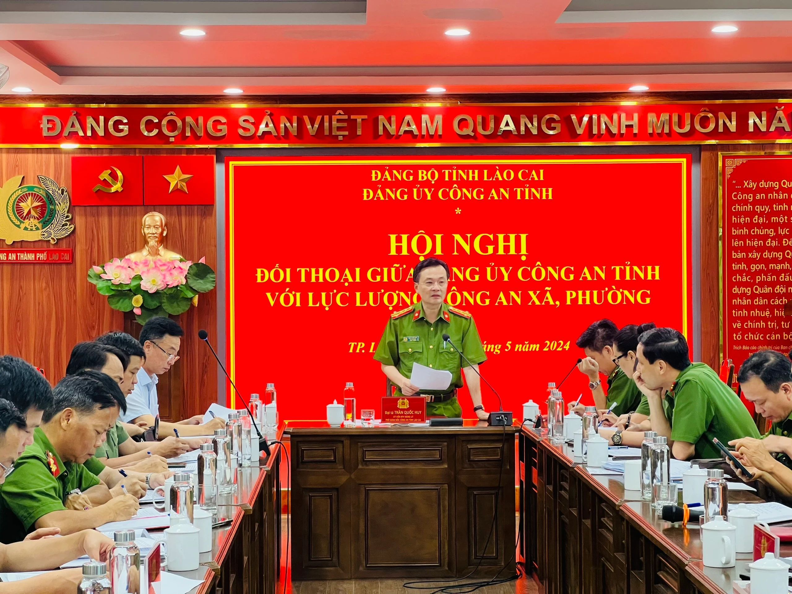 Đồng chí Đại tá Trần Quốc Huy, Ủy viên Ban Thường vụ Đảng ủy, Phó Giám đốc Công an tỉnh phát biểu chỉ đạo tại Hội nghị.jpg