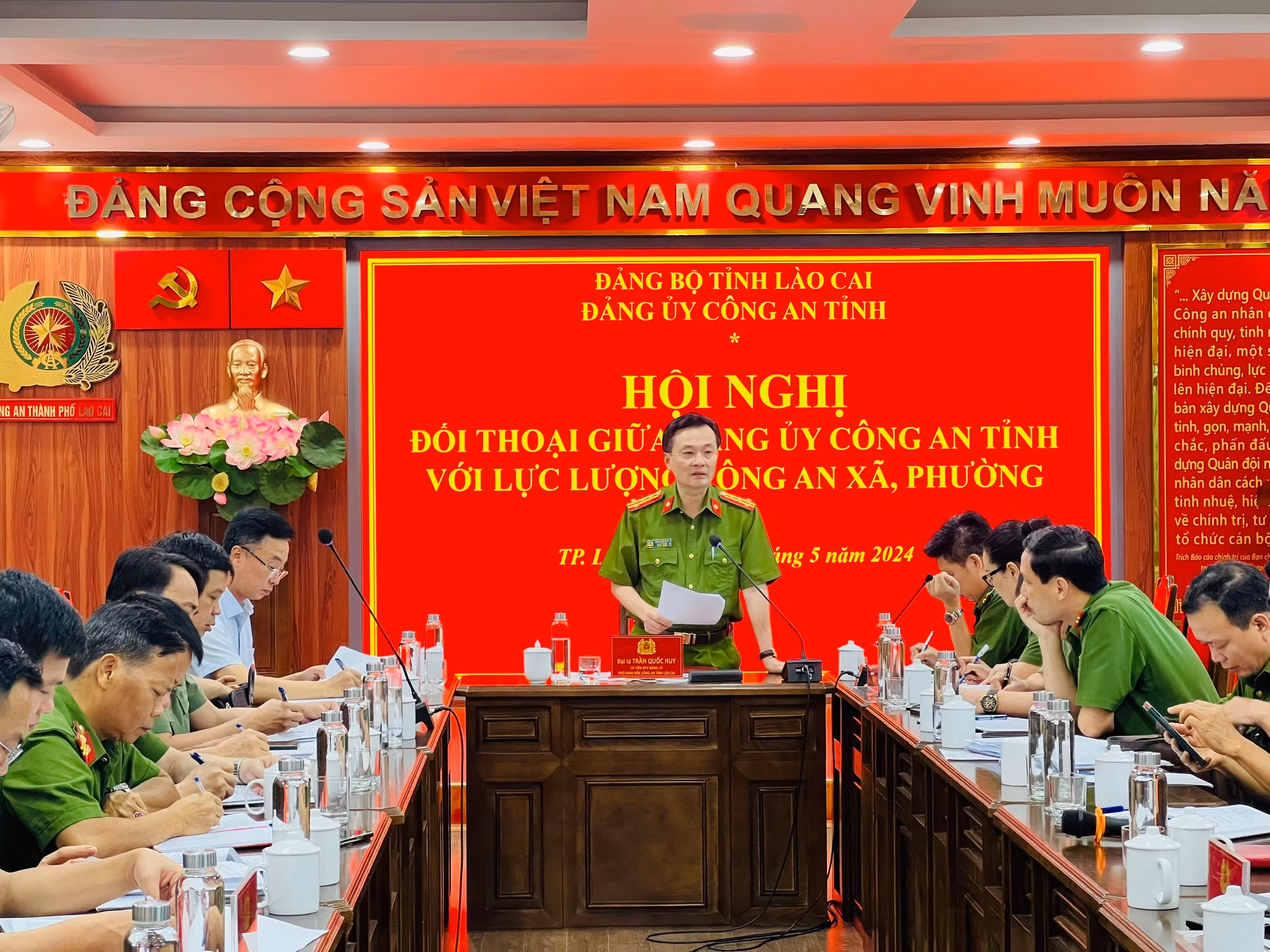Đồng chí Đại tá Trần Quốc Huy, Ủy viên Ban Thường vụ Đảng ủy, Phó Giám đốc Công an tỉnh phát biểu chỉ đạo tại Hội nghị.jpg
