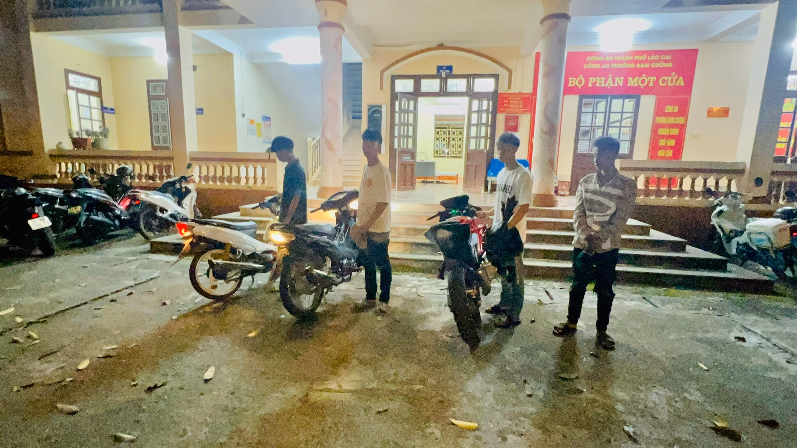 Ảnh 1. Tổ công tác đặc biệt tiến hành Kiểm tra các phương tiện vi phạm (2).jpg