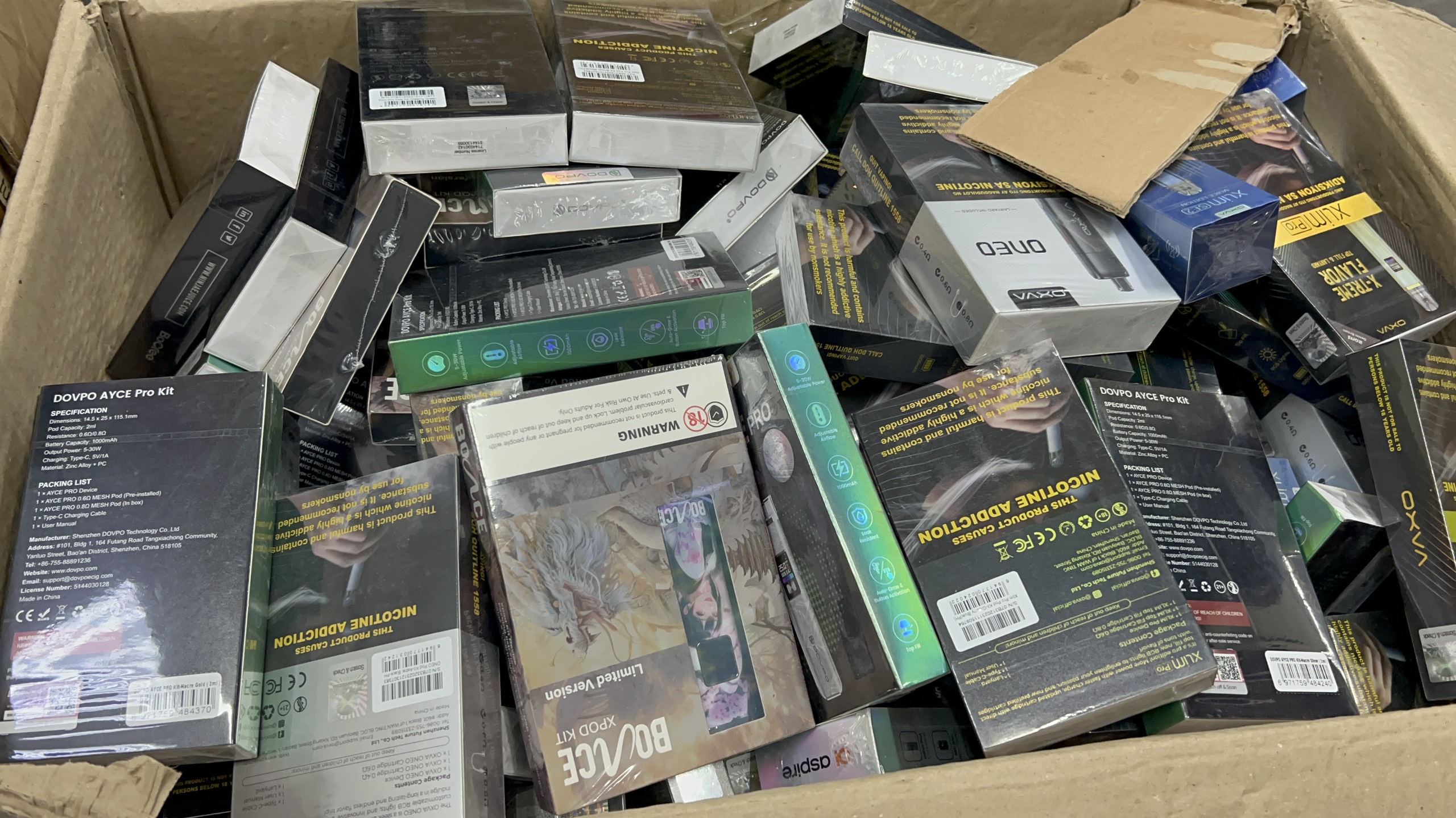 Số sản phẩm thuốc lá điện tử bị thu giữ. z5433864353928_3dba94cf2caba7905b1a816b7df3b655.jpg